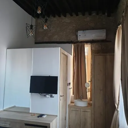 Old Avenue Hotel Cyprus בודרום